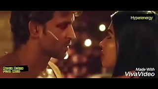 Hrithik Roshan with an increment of Pooja Hegde Hot Kiss In Mohenjo Daro
